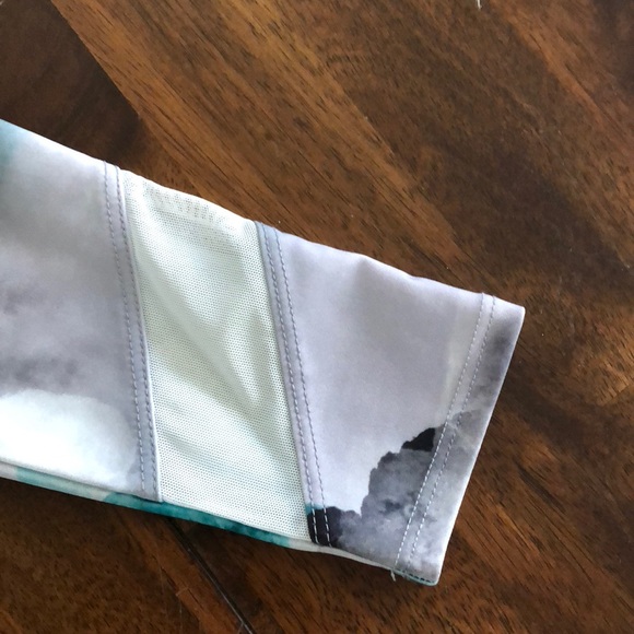 Tone It Up Leggings - Picture 5 of 5